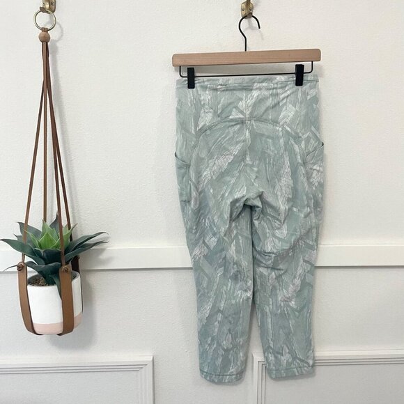 Lululemon Swift Speed High Rise Tight Reverberate Chevron Silver Blue Size 8 - Picture 5 of 5